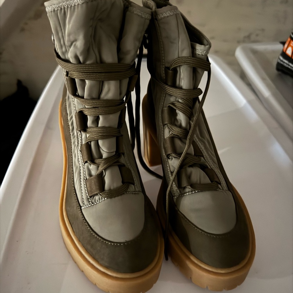 Dolce Vita Women's Lace Up Boots in Olive and Tan